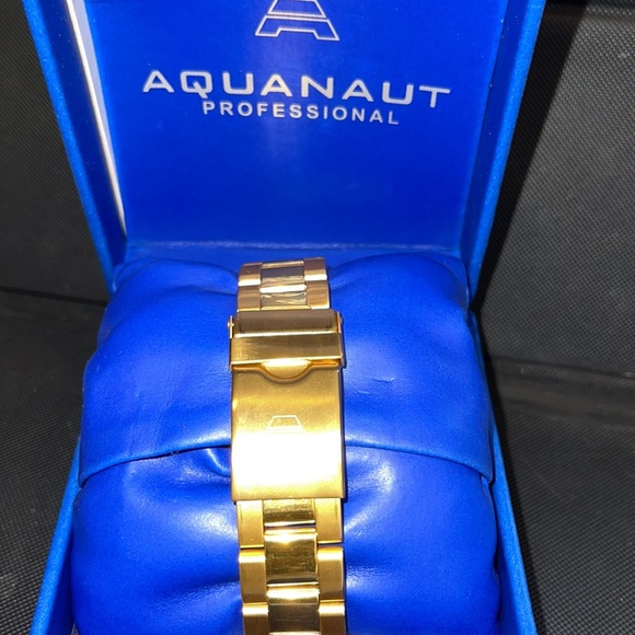 Watch - Picture 3 of 4